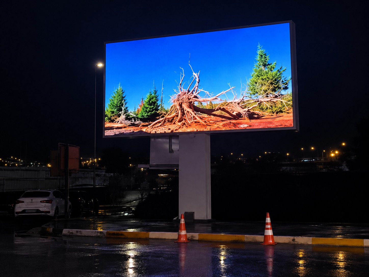 Cadde Kenarı P5 Outdoor LED Ekran
